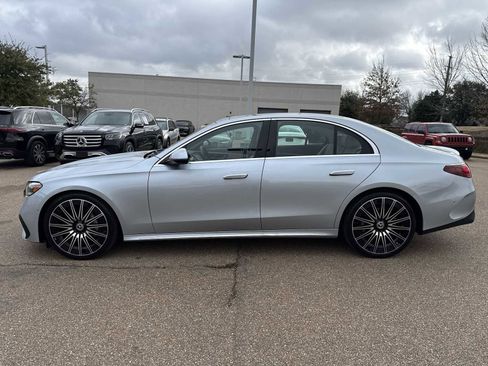 Used 2026 Mercedes-Benz E 350 4MATIC Sedan image 3