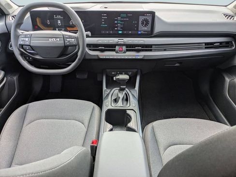 Used 2025 Kia K4 FWD image 15