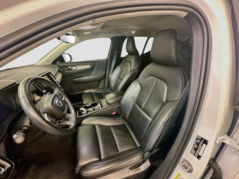 Used 2023 Volvo XC40 B5 Ultimate w/ Protection Package Premier AWD/4WD image 13