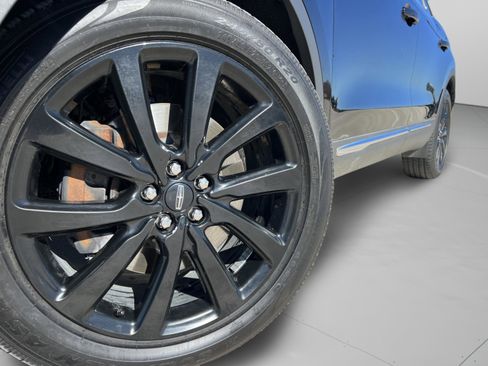 Used 2022 Lincoln Nautilus Reserve w/ Monochromatic Package image 35