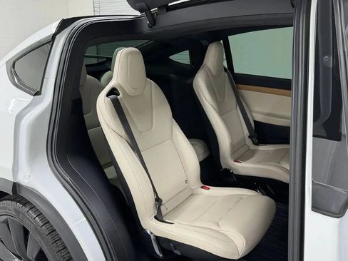 Used 2020 Tesla Model X Long Range AWD/4WD image 17