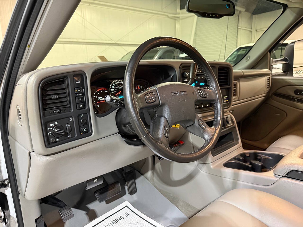 Used 2005 GMC Sierra 2500 SLT w/ Heavy-Duty Power Package AWD/4WD image 46