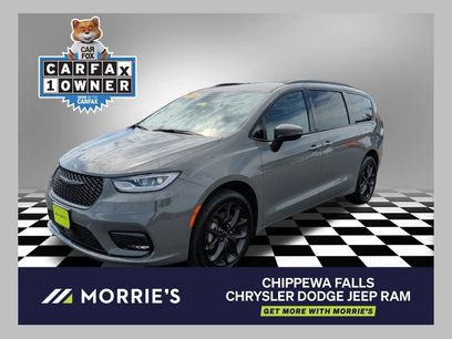 Used 2023 Chrysler Pacifica Touring-L w/ S Appearance Package