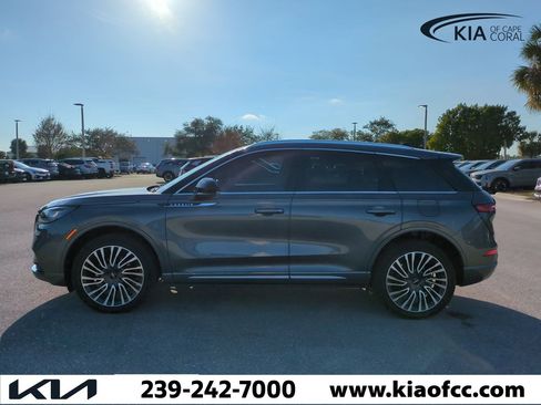 Used 2021 Lincoln Corsair AWD w/ Sport Package image 8