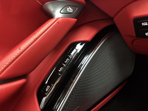 Used 2022 Ferrari Roma RWD image 25