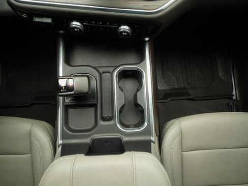 Used 2024 GMC Sierra 1500 SLT w/ SLT Premium Plus Package AWD/4WD image 22
