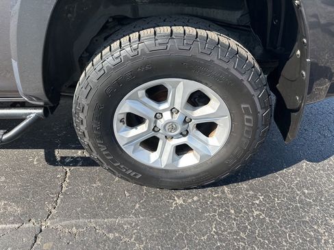 Used 2014 Toyota 4Runner SR5 Premium image 10