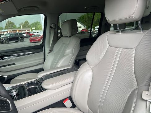 Used 2022 Jeep Wagoneer Series II image 9