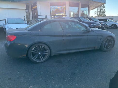 Used 2016 BMW M4 Convertible image 5