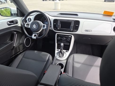 Used 2019 Volkswagen Beetle 2.0T SE FWD image 19