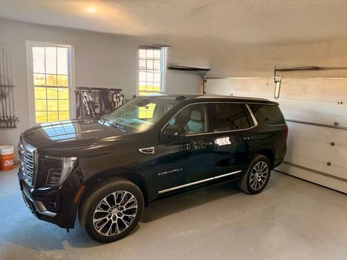 Used 2026 GMC Yukon Denali w/ Denali Reserve Package AWD/4WD image 2