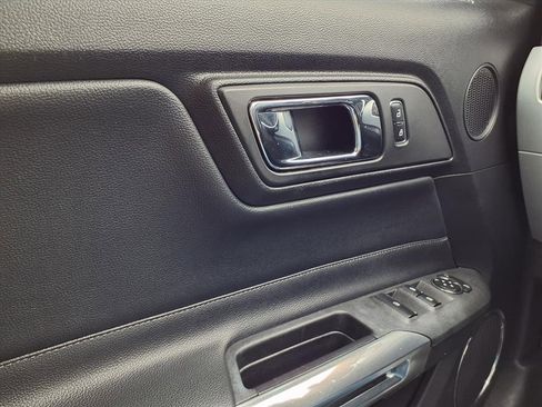 Used 2017 Ford Mustang Premium image 18