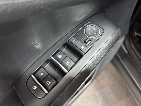 Used 2025 Kia Soul LX w/ LX Technology Package FWD image 29