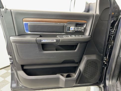 Used 2013 RAM 1500 Laramie w/ Convenience Group image 20
