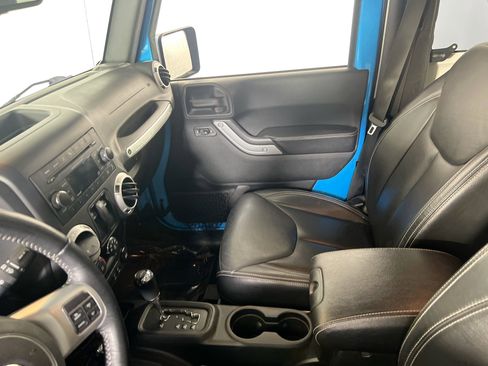 Used 2017 Jeep Wrangler Sahara w/ Quick Order Package 24E Chief image 20