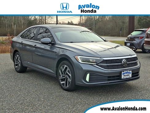 Used 2024 Volkswagen Jetta SEL image 1