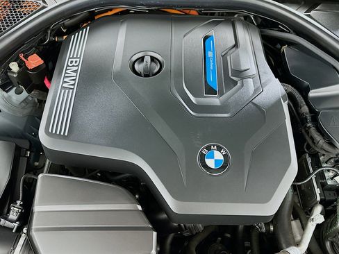 Used 2023 BMW 330e xDrive 330e xDrive Premium M Sport w/ M Sport Package image 31