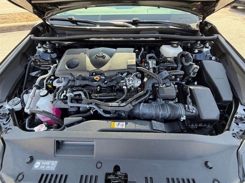 Used 2025 Toyota Camry SE image 20