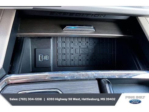 Used 2023 Ford Expedition Max Limited AWD/4WD image 24