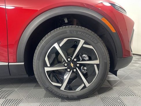 New 2026 Chevrolet Equinox EV LT image 11