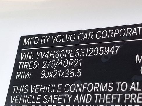 Used 2025 Volvo XC90 T8 Plus AWD/4WD image 29