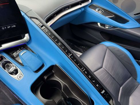 Used 2021 Chevrolet Corvette Stingray Premium Conv w/ Z51 Performance Package RWD image 24