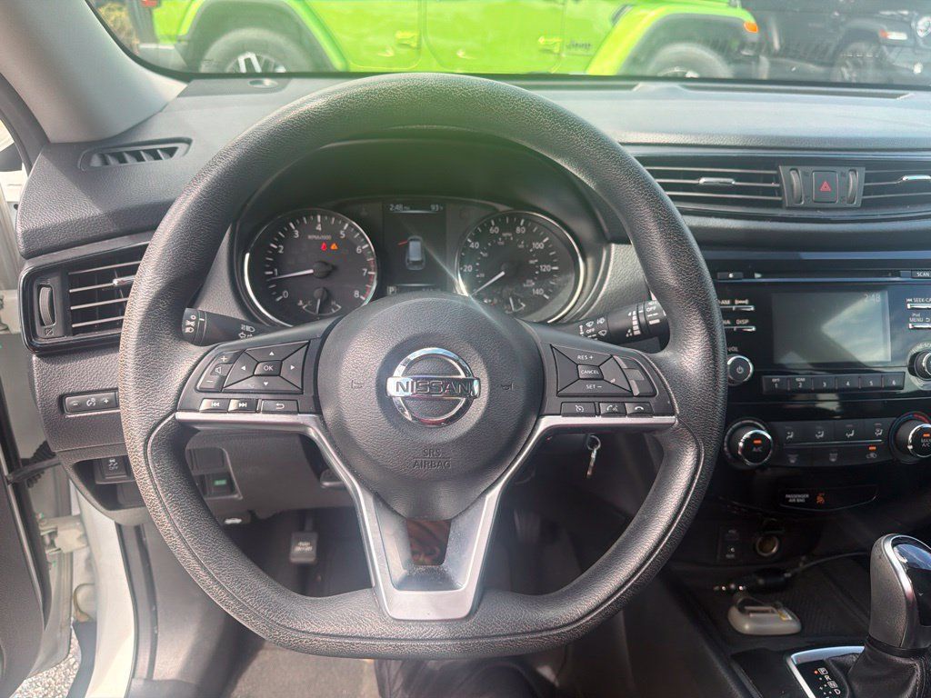 Used 2017 Nissan Rogue S w/ S Appearance Package FWD image 13