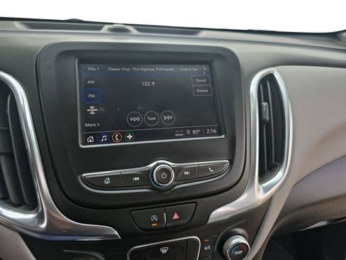 Used 2022 Chevrolet Equinox LS image 9