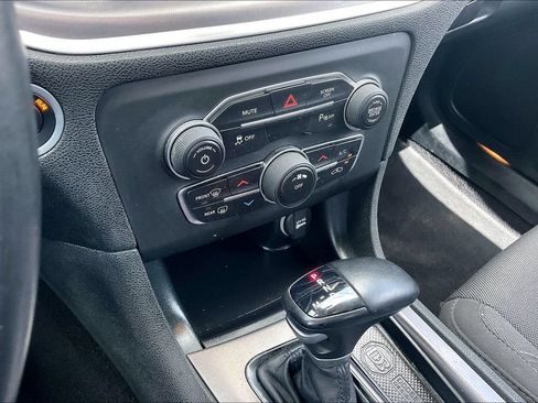 Used 2019 Dodge Charger SXT w/ Blacktop Package RWD image 25