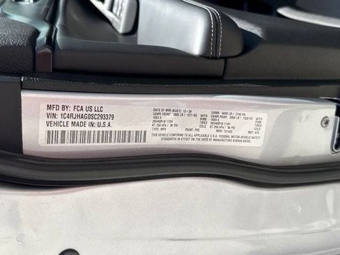 New 2025 Jeep Grand Cherokee Laredo X image 18