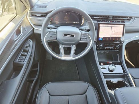 New 2025 Jeep Grand Cherokee L Limited image 11