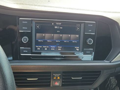 Used 2021 Volkswagen Jetta S image 11