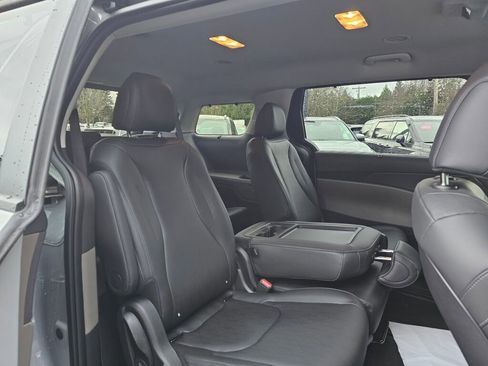 New 2026 Kia Carnival EX image 26