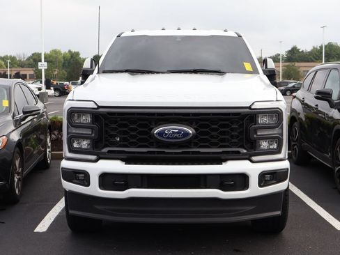 Used 2023 Ford F250 Lariat w/ Sport Appearance Package AWD/4WD image 2
