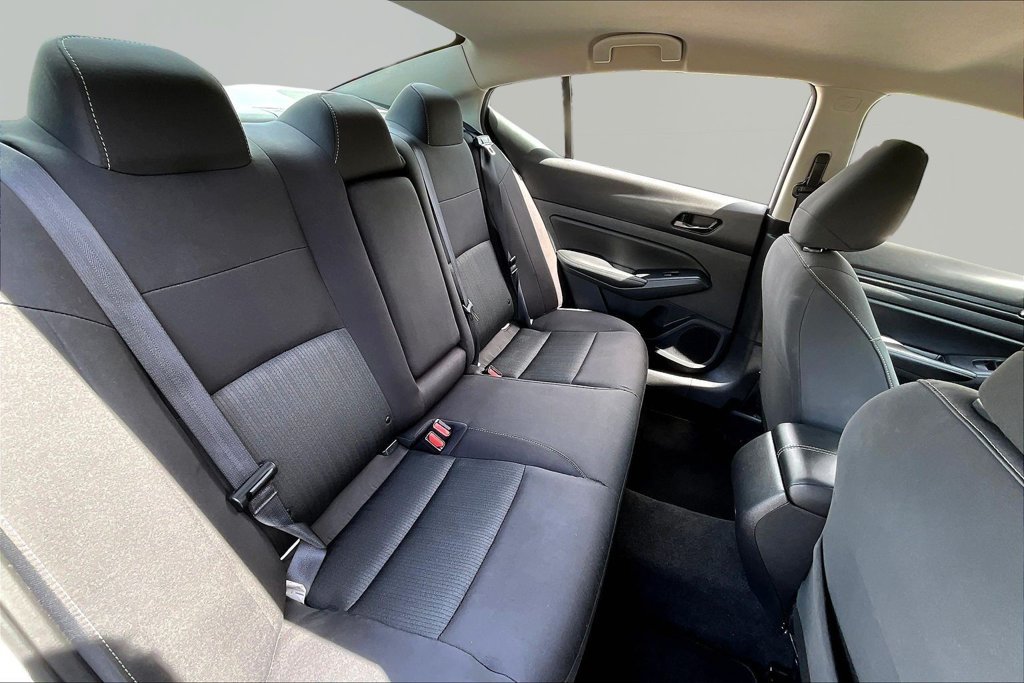 Used 2025 Nissan Altima 2.5 SV FWD image 25