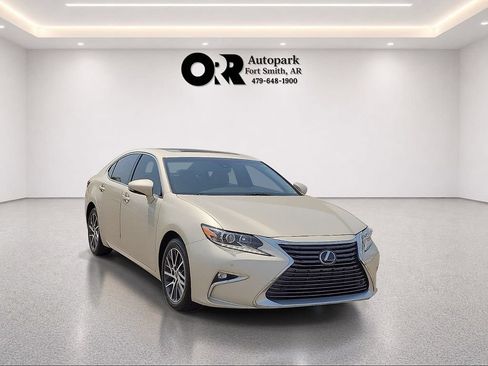 Used 2017 Lexus ES 350 w/ Navigation System Package FWD image 1