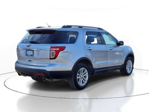 Used 2013 Ford Explorer XLT AWD/4WD image 4