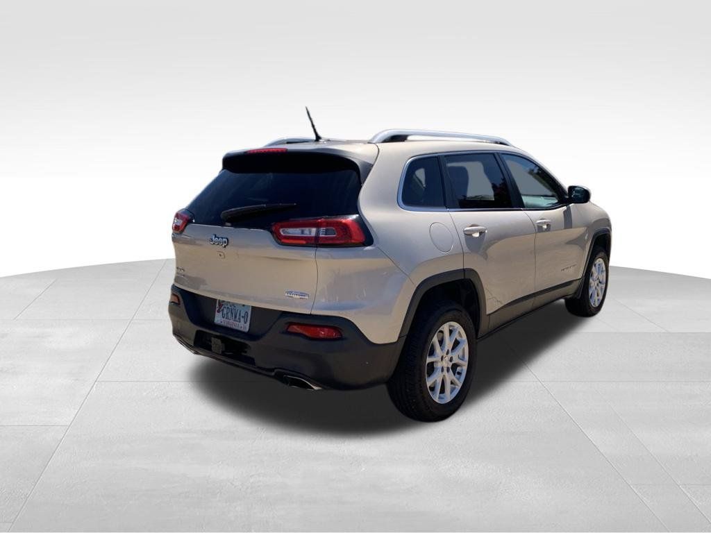 Used 2015 Jeep Cherokee Latitude w/ Comfort/Convenience Group AWD/4WD image 18