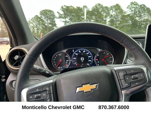 Used 2023 Chevrolet Blazer Premier w/ Enhanced Convenience Package image 12
