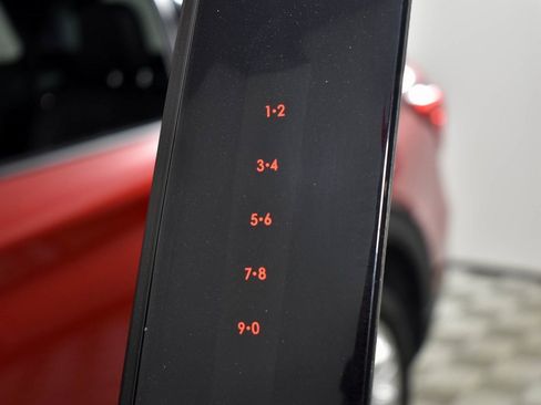 Used 2023 Ford Explorer Limited w/ Limited Technology Package image 11