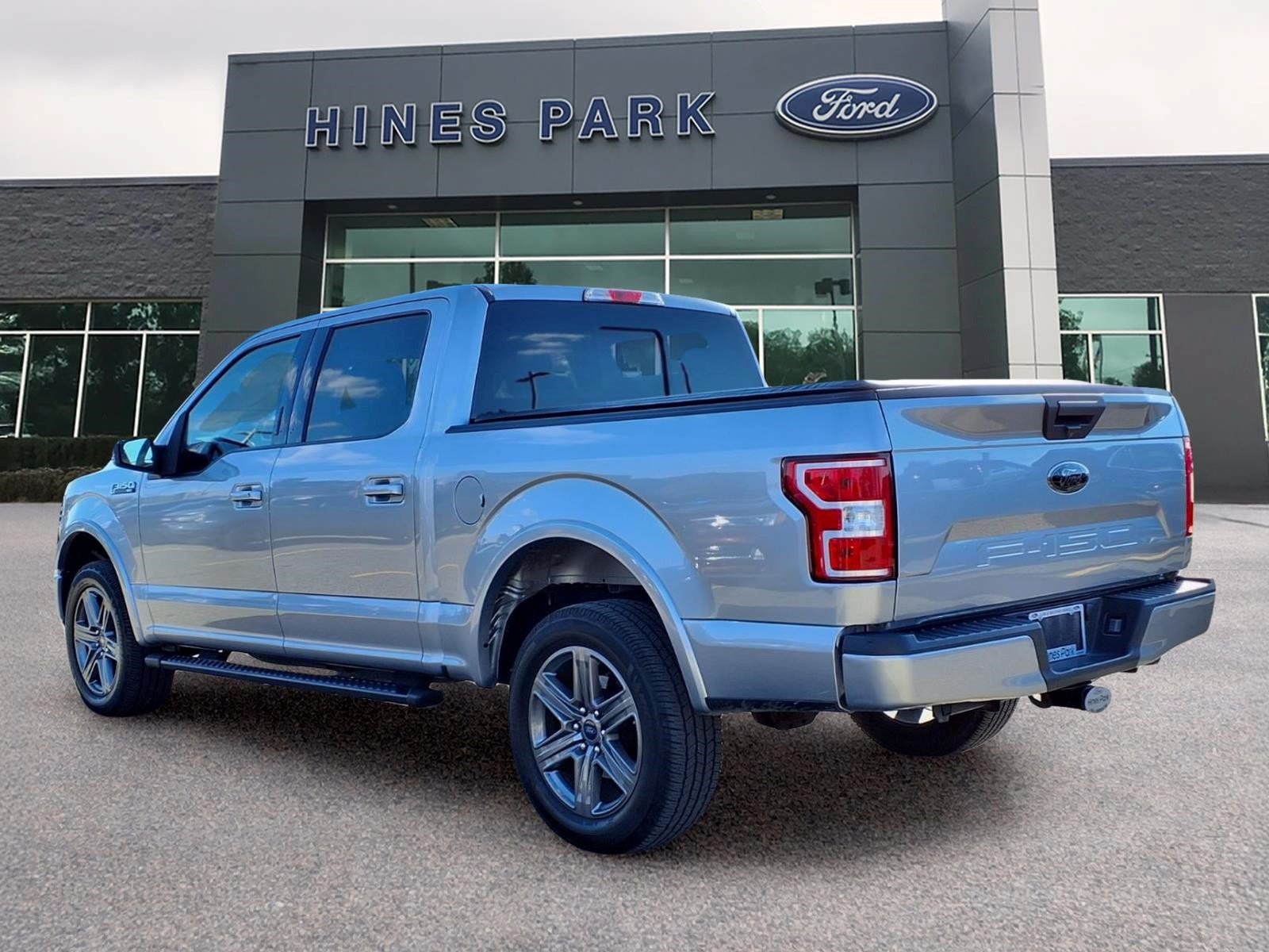 Used 2020 Ford F150 XLT w/ Equipment Group 302A Luxury AWD/4WD image 4