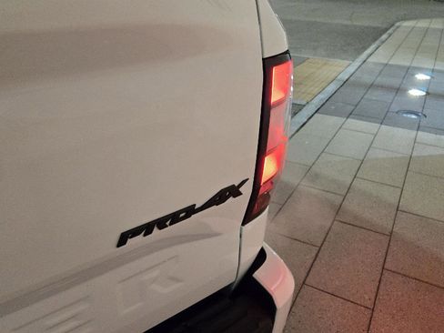 Used 2023 Nissan Frontier PRO-4X w/ Pro-4X Premium Package image 12