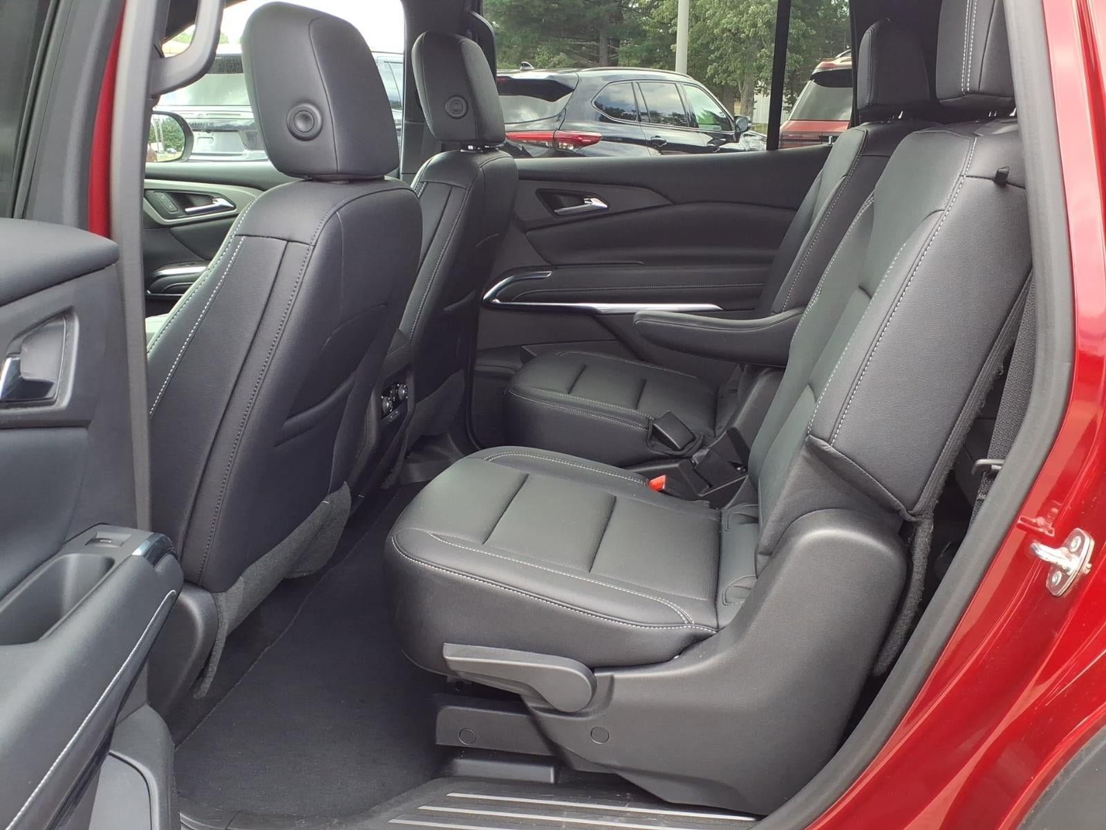 Used 2026 Chevrolet Traverse LT AWD/4WD image 8