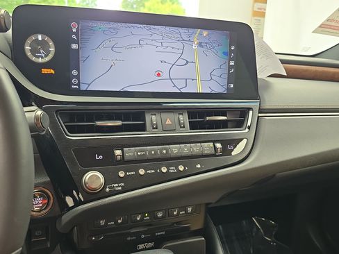 Used 2022 Lexus ES 350 Ultra Luxury w/ Accessory Package 2 FWD image 19
