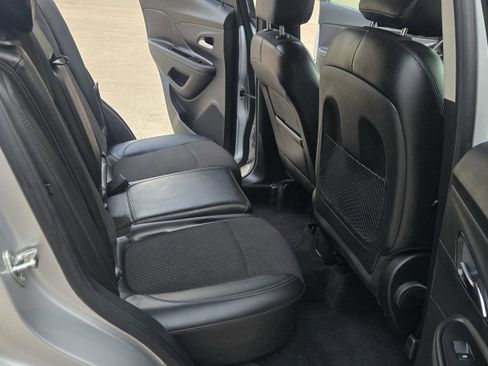 Used 2018 Buick Encore Preferred image 19