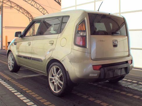 Used 2010 Kia Soul ! FWD image 8