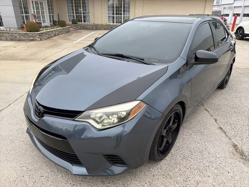 Used 2016 Toyota Corolla LE image 2
