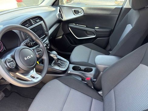 Certified 2023 Kia Soul LX w/ LX Technology Package image 10