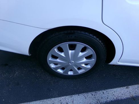 Used 2019 Nissan Versa SV image 34