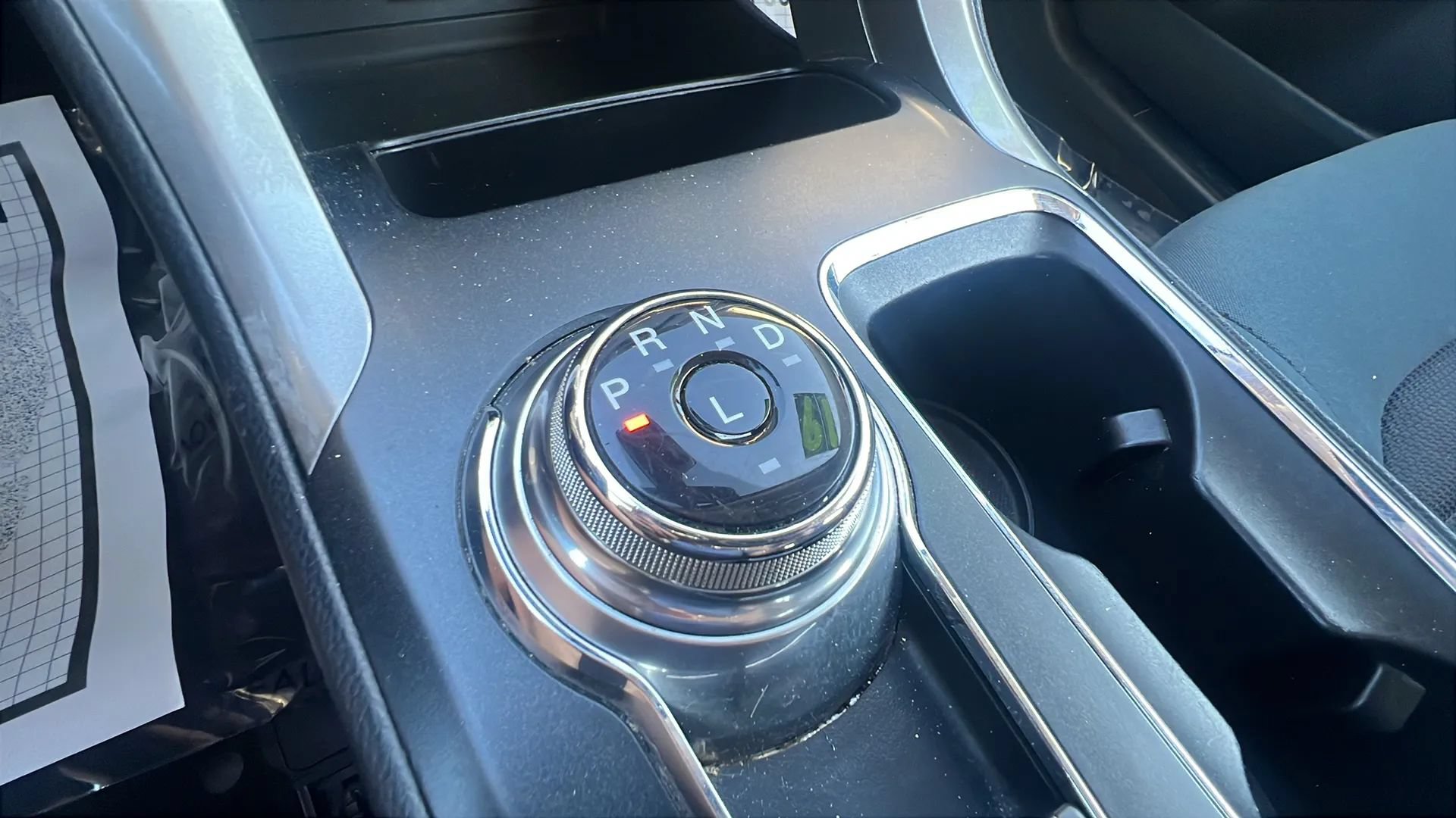Used 2019 Ford Fusion SE FWD image 14